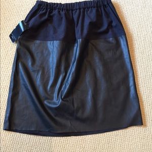 Zara Ladies Black Faux Leather/Suede Skirt Size L